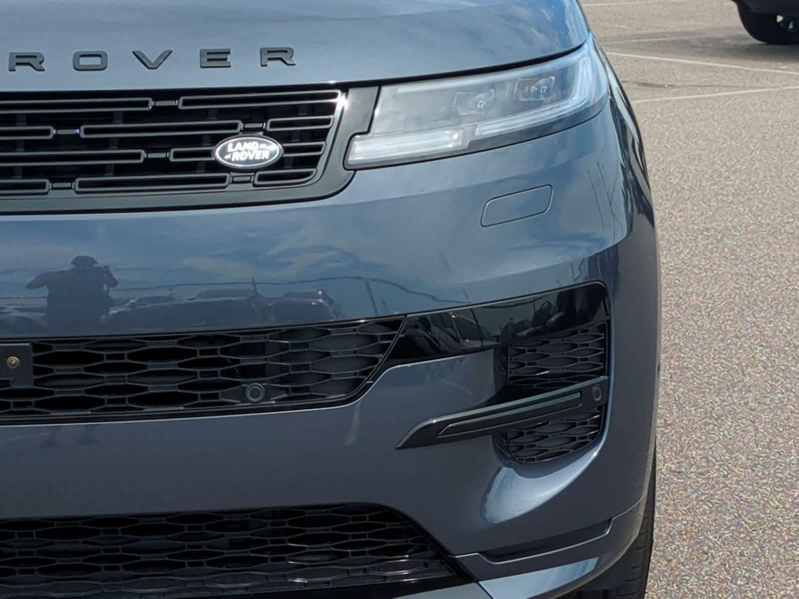 New 2027 Land Rover Range Rover Sport Dynamic SE AWD/4WD image 10