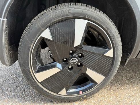 New 2026 Nissan Kicks SR w/ Cold Weather Package FWD image 29
