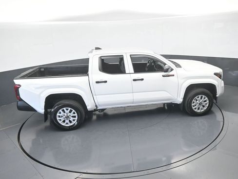 Used 2024 Toyota Tacoma SR AWD/4WD image 54