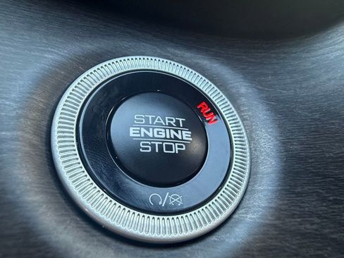 Certified 2025 Jeep Grand Cherokee Limited image 19