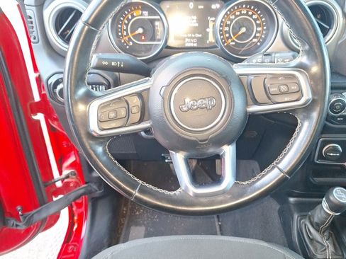 Used 2020 Jeep Wrangler Unlimited Sahara AWD/4WD image 13