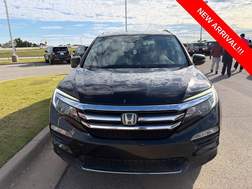 Used 2017 Honda Pilot Touring image 2