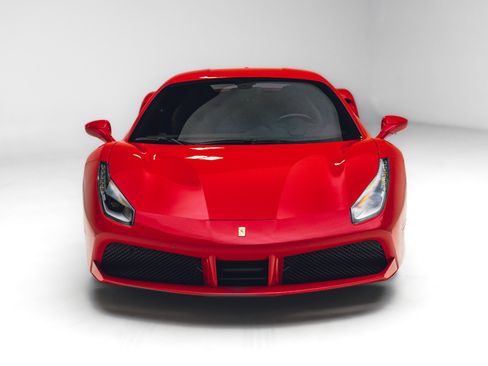 Used 2017 Ferrari 488 GTB RWD image 4