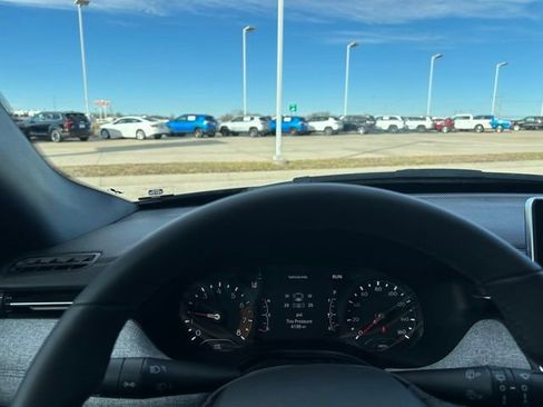 Used 2024 Jeep Compass Latitude image 17