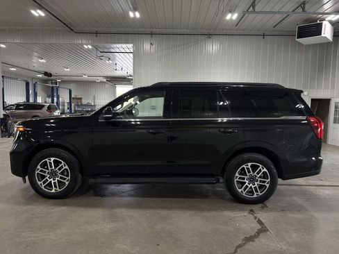 Used 2025 Ford Expedition Active AWD/4WD image 5