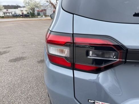 Used 2025 Honda Pilot Black Edition image 10