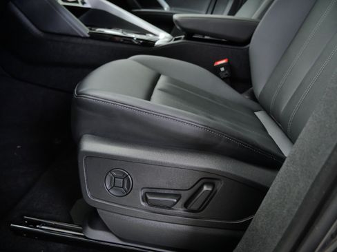 Used 2025 Audi Q5 Premium w/ Convenience Package AWD/4WD image 18