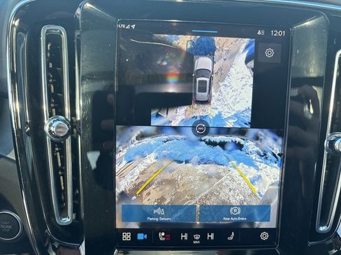 Certified 2025 Volvo XC40 B5 Plus image 26