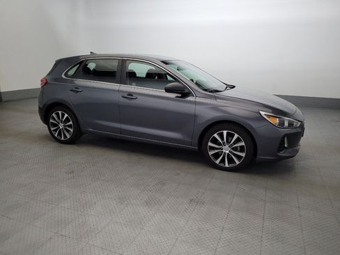Used 2018 Hyundai Elantra GT image 11
