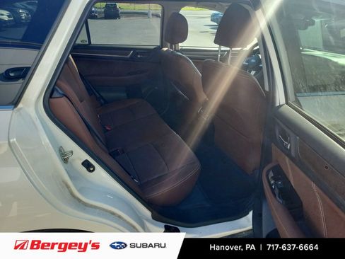 Used 2017 Subaru Outback 3.6R Touring w/ Popular Package #5A AWD/4WD image 10