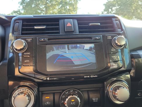 Used 2017 Toyota 4Runner TRD Off-Road AWD/4WD image 22