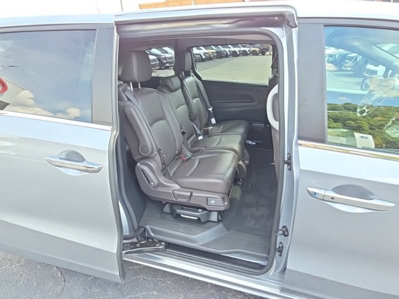 Used 2023 Honda Odyssey Touring image 17