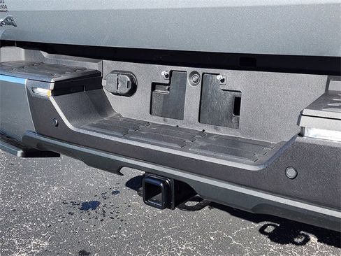 Used 2025 Toyota Tundra Limited image 14