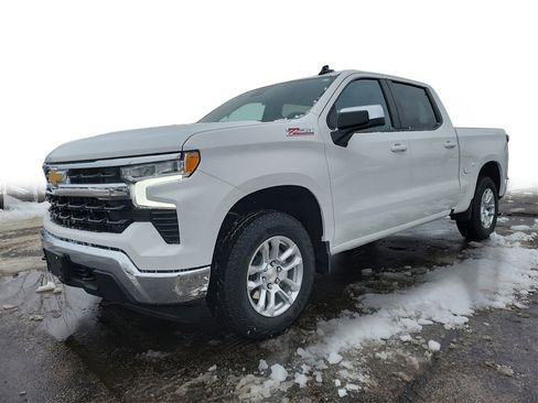 Used 2025 Chevrolet Silverado 1500 LT image 2