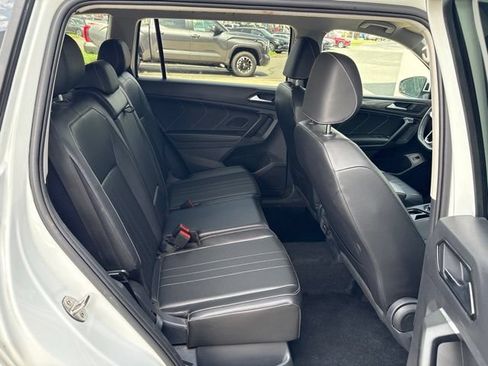 Used 2024 Volkswagen Tiguan SE AWD/4WD image 30