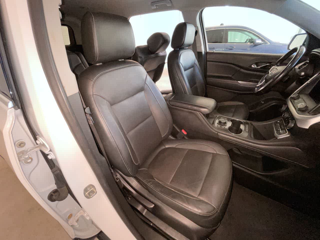 Used 2020 GMC Acadia SLT AWD/4WD image 25