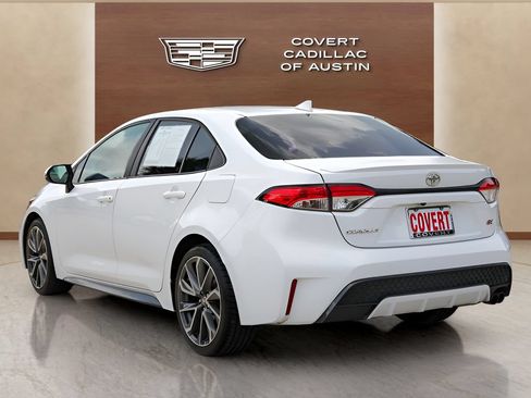 Used 2021 Toyota Corolla SE FWD image 3