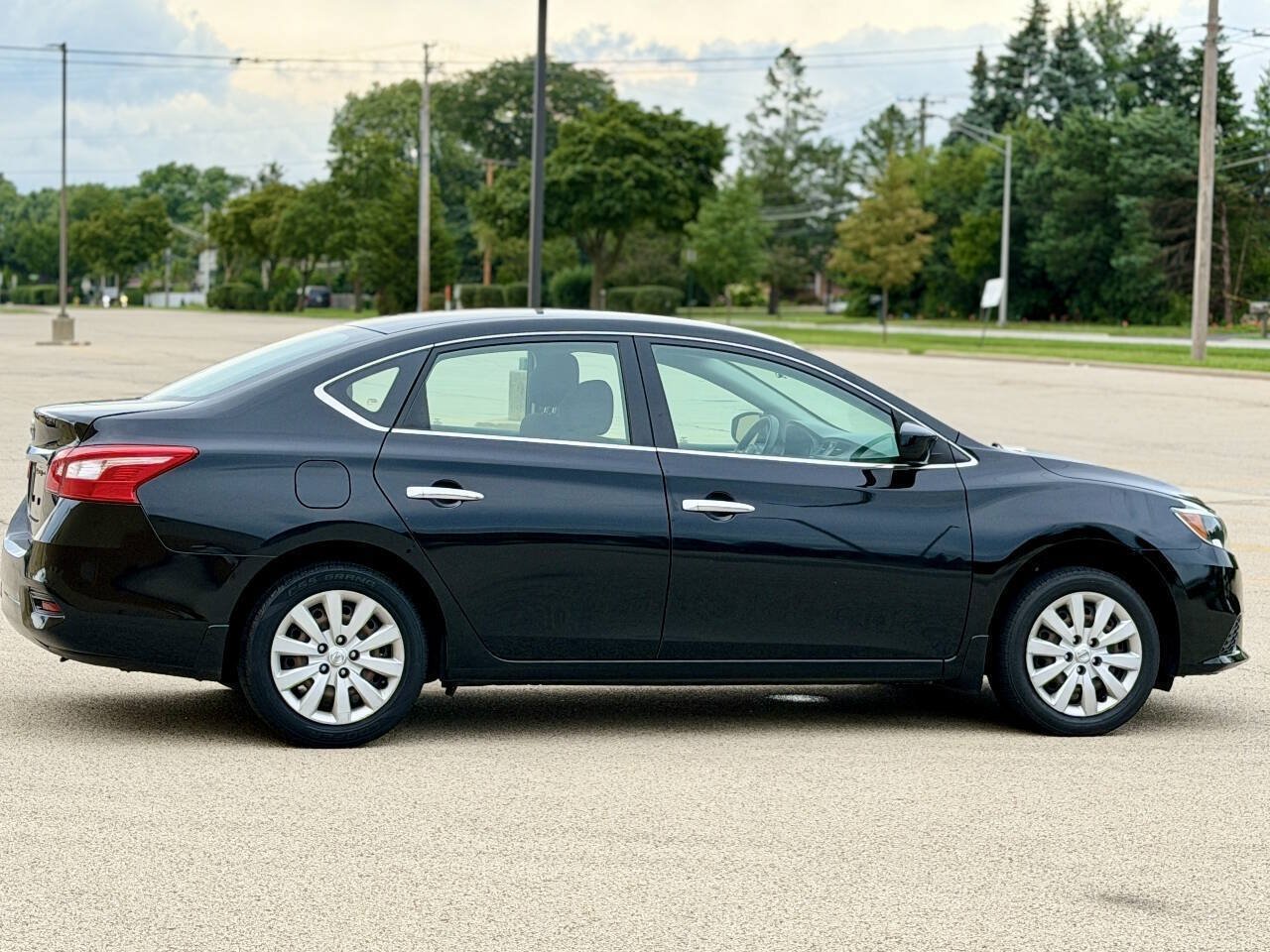 Used 2019 Nissan Sentra S FWD image 4