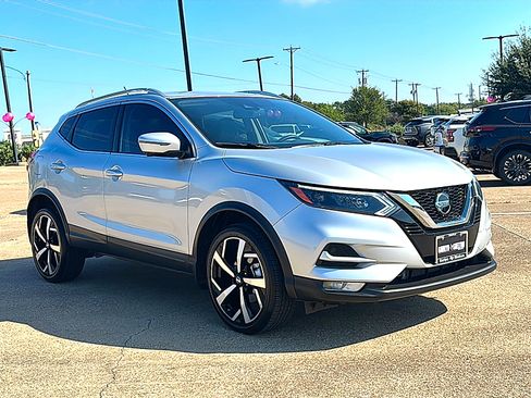 Used 2021 Nissan Rogue Sport SL w/ Premium Package image 10