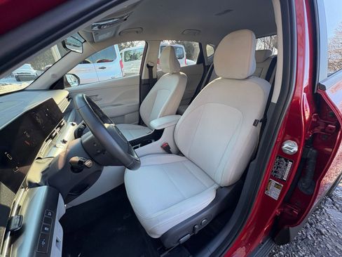 Used 2025 Hyundai Kona SEL image 33