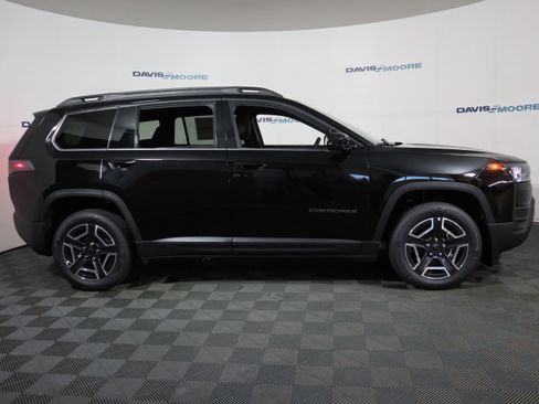 New 2026 Jeep Cherokee Laredo AWD/4WD image 4