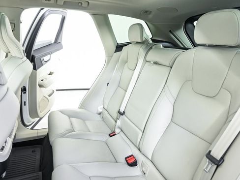 Certified 2026 Volvo XC60 B5 Ultra w/ Climate Package AWD/4WD image 23