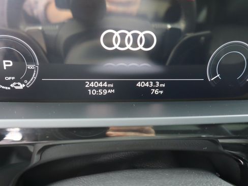 Used 2021 Audi e-tron Prestige w/ Prestige Package AWD/4WD image 10
