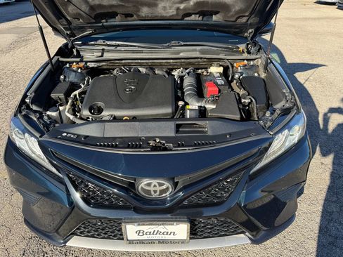 Used 2018 Toyota Camry XSE image 22