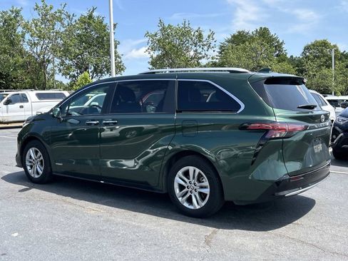 Used 2021 Toyota Sienna Limited FWD image 6