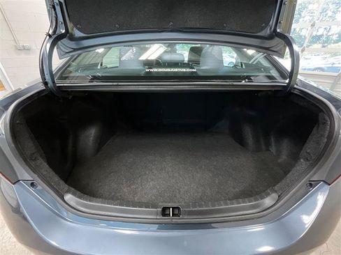 Used 2019 Toyota Corolla LE FWD image 23
