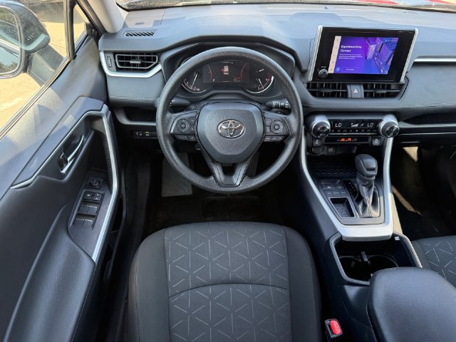 Used 2025 Toyota RAV4 XLE FWD image 21