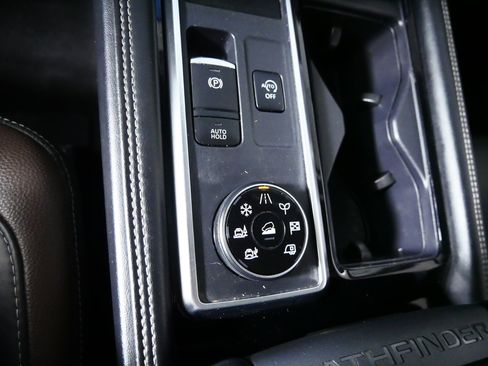 Used 2024 Nissan Pathfinder Platinum w/ Lighting Package (N93) AWD/4WD image 30
