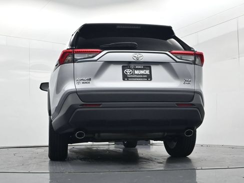 Used 2025 Toyota RAV4 XLE AWD/4WD image 43