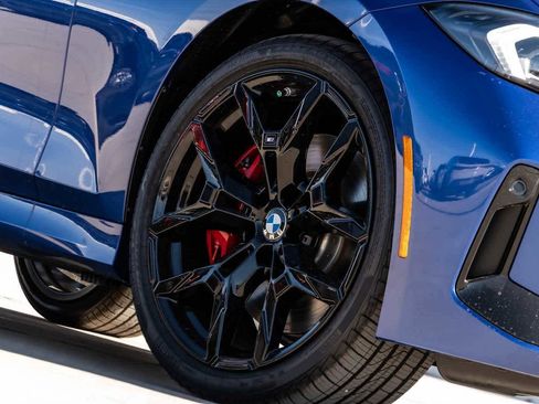 New 2026 BMW 330i Sedan w/ M Sport Package image 6