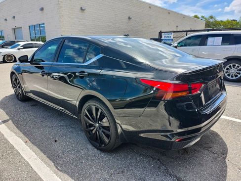 Used 2022 Nissan Altima 2.5 SR w/ Midnight Edition Package image 4