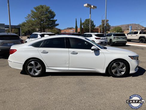 Used 2018 Honda Accord Touring image 4
