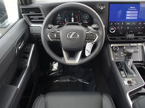 Used 2026 Lexus GX 550 w/ Cold Area Package image 5