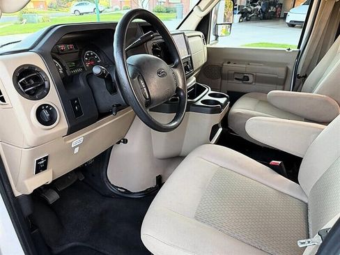 Used 2014 Ford E-450 and Econoline 450 Super Duty w/ Motorhome Prep Package RWD image 5