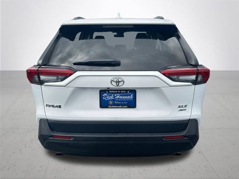 Used 2025 Toyota RAV4 XLE AWD/4WD image 8