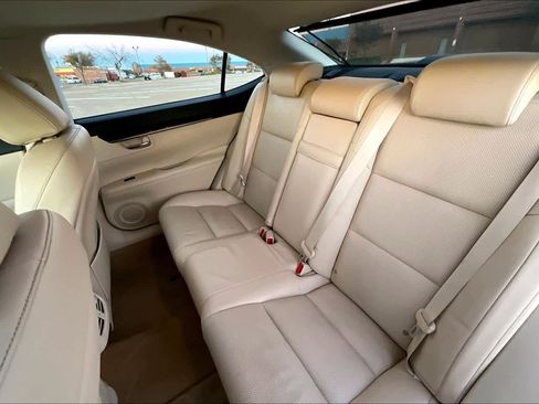 Used 2013 Lexus ES 350 image 29