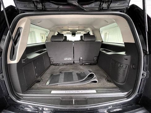 Used 2012 GMC Yukon XL Denali image 9