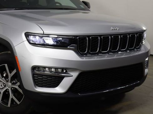 Used 2025 Jeep Grand Cherokee Limited image 54