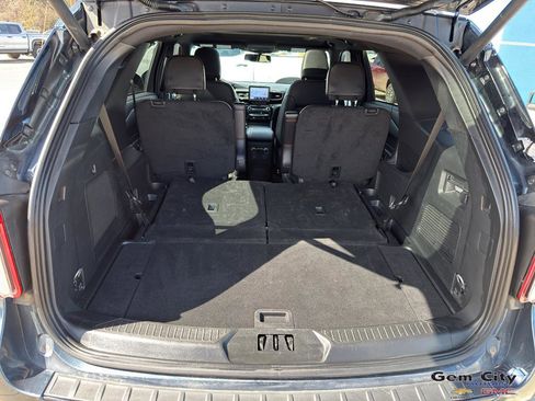Used 2023 Ford Explorer ST-Line w/ Class IV Trailer Tow Package AWD/4WD image 8
