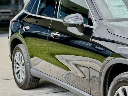 Used 2025 Mercedes-Benz GLC 300 image 10