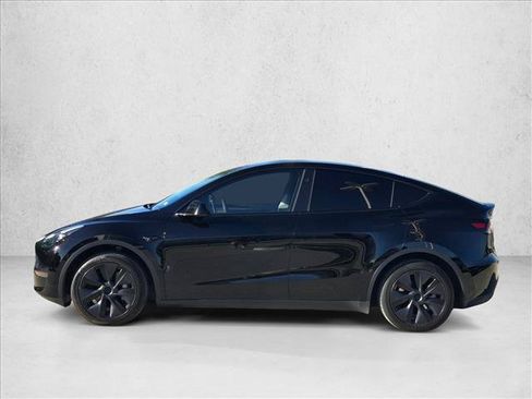 Used 2025 Tesla Model Y Long Range RWD image 6