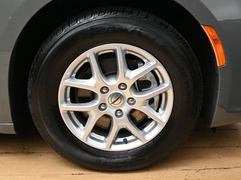 Used 2023 Chrysler Pacifica Touring-L FWD image 14
