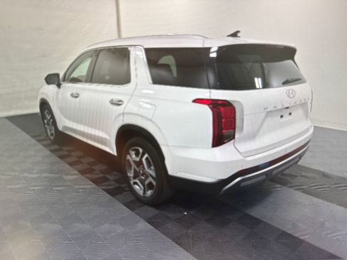Used 2024 Hyundai Palisade Limited image 3