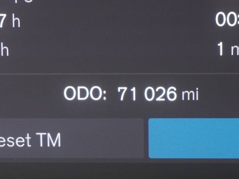 Used 2023 Volvo XC40 B5 Plus image 14