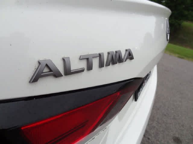 Used 2025 Nissan Altima 2.5 SV FWD image 34