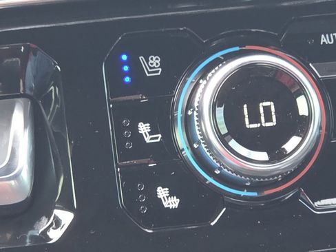 New 2026 GMC Sierra 1500 Denali w/ Denali Reserve Package image 9